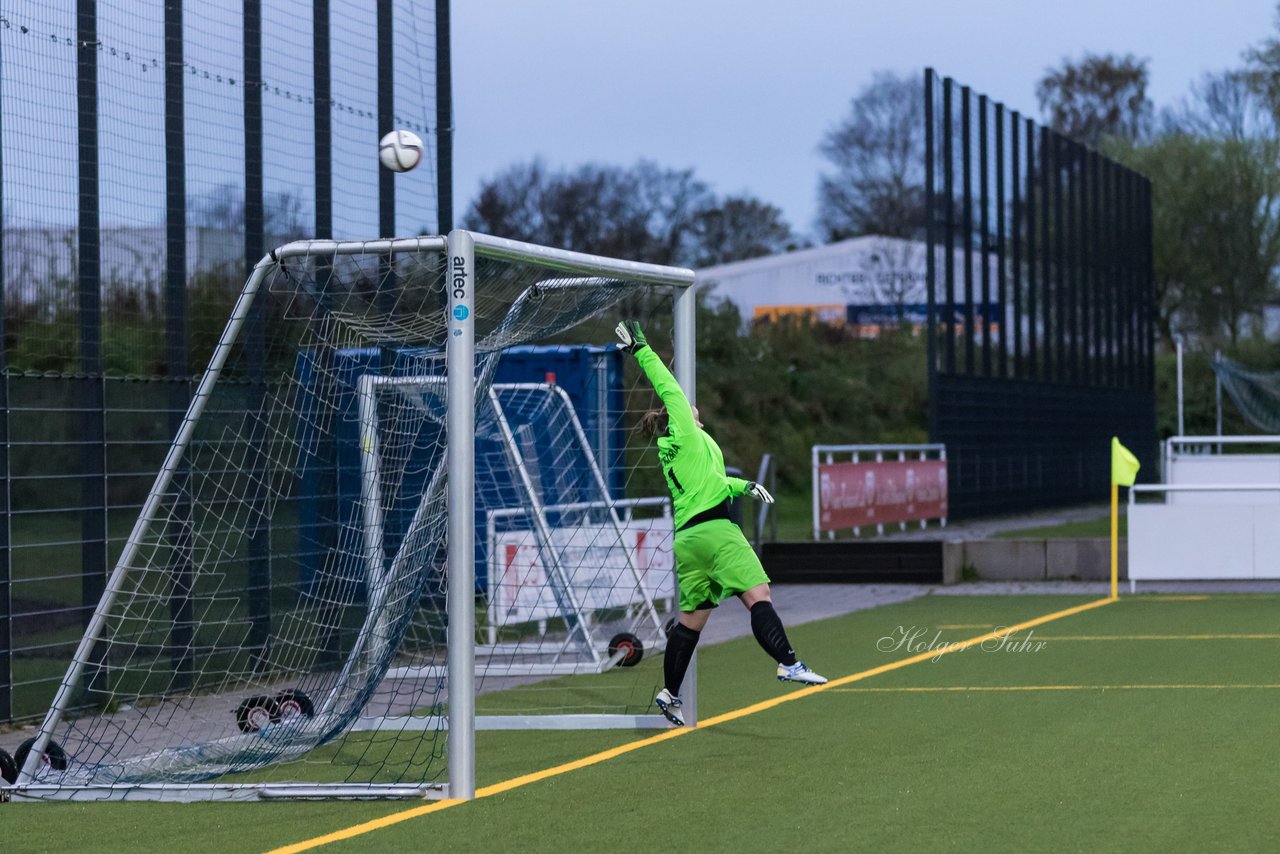 Bild 321 - Frauen Union Tornesch - Victoria : Ergebnis: 4:2